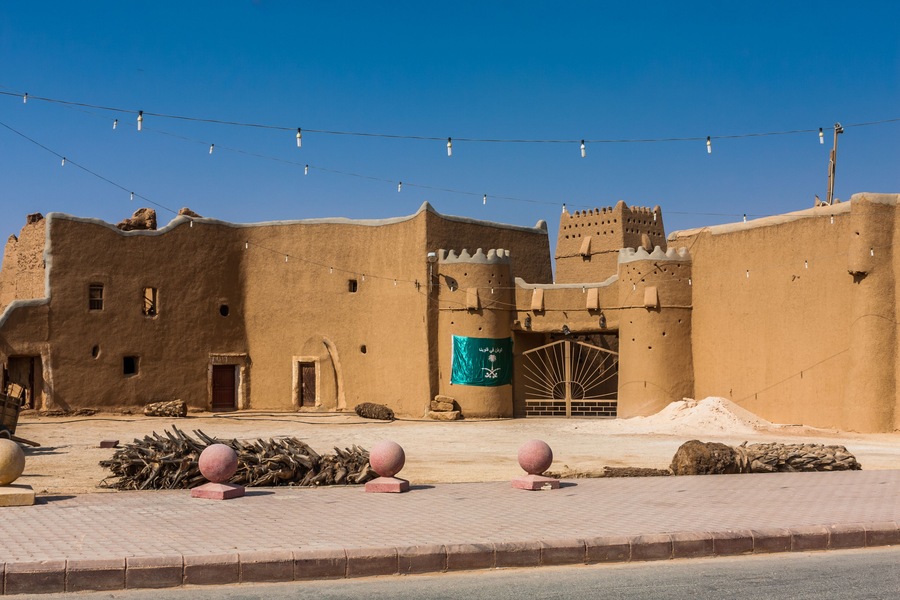 Taken at Latitude/Longitude:25.902933/45.335411. 2.31 km West Al Majma'ah Ar Riy Saudi Arabia (Map link)