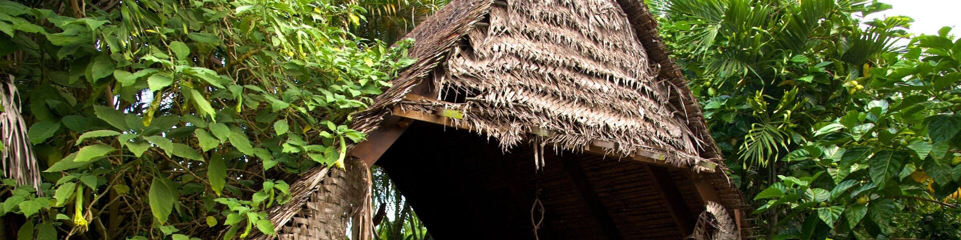 Te Vara Nui Village featuring indigenous culture