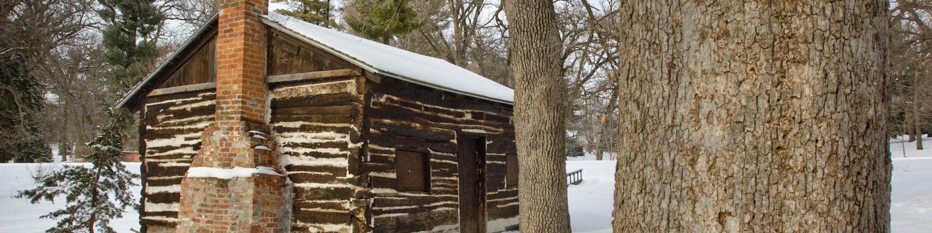 Arbor Lodge State Historical Park which includes snow and heritage architecture