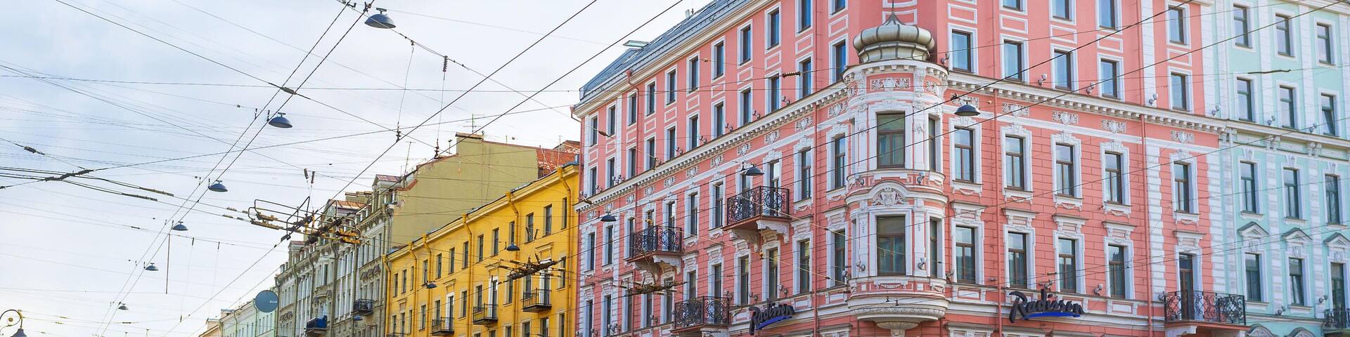 H96H17 The traffic in Liteyny Prospekt, one of the central city streets