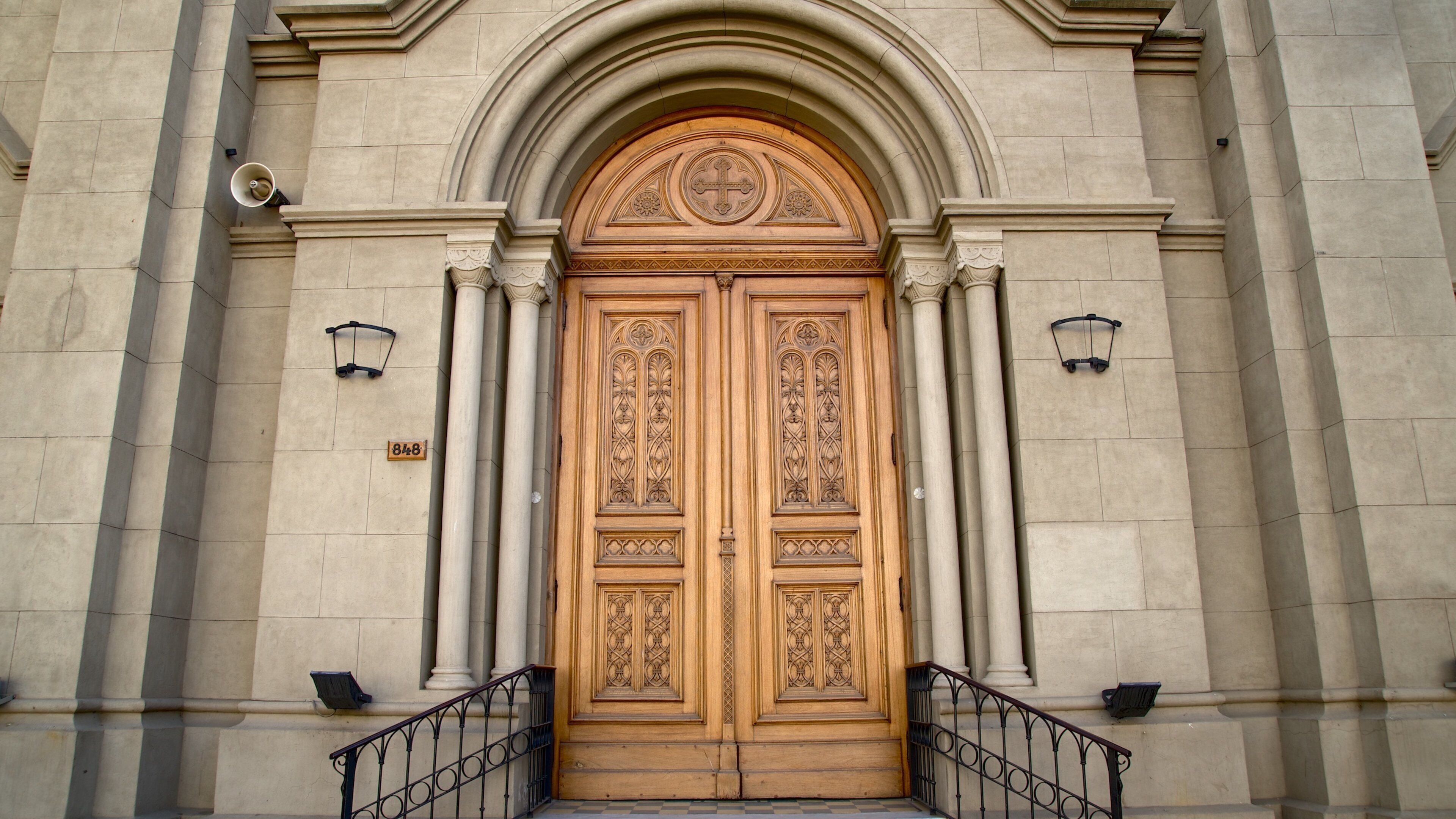 Iglesia San Alfonso som viser historisk arkitektur, kirke eller katedral og religiøse elementer