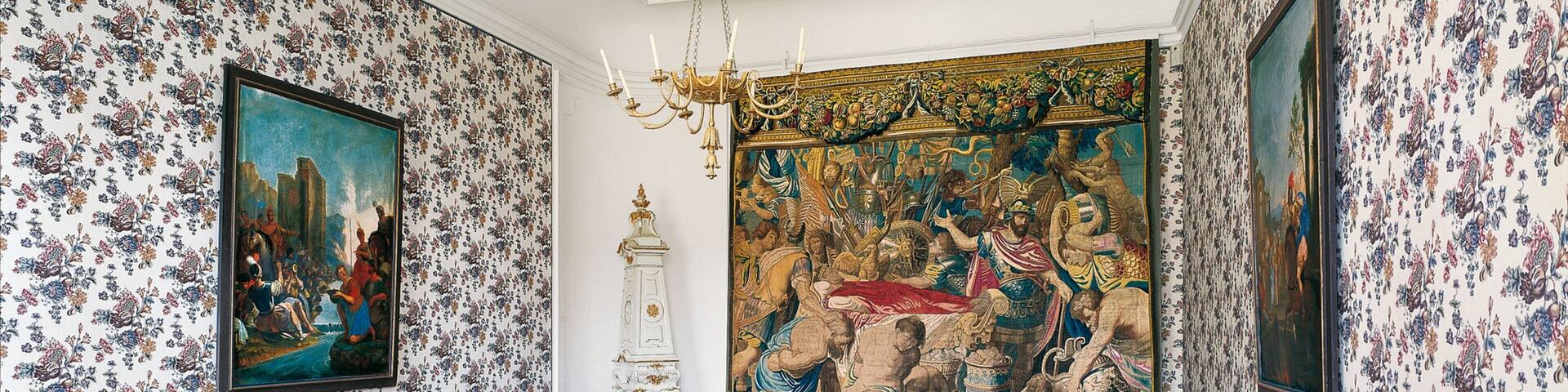 Seehof Palace featuring interior views and art