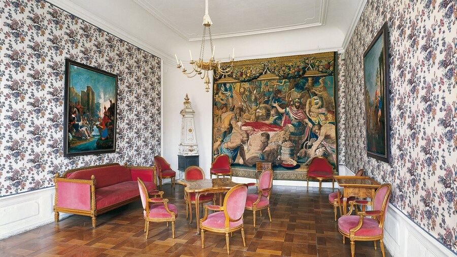 Seehof Palace featuring interior views and art