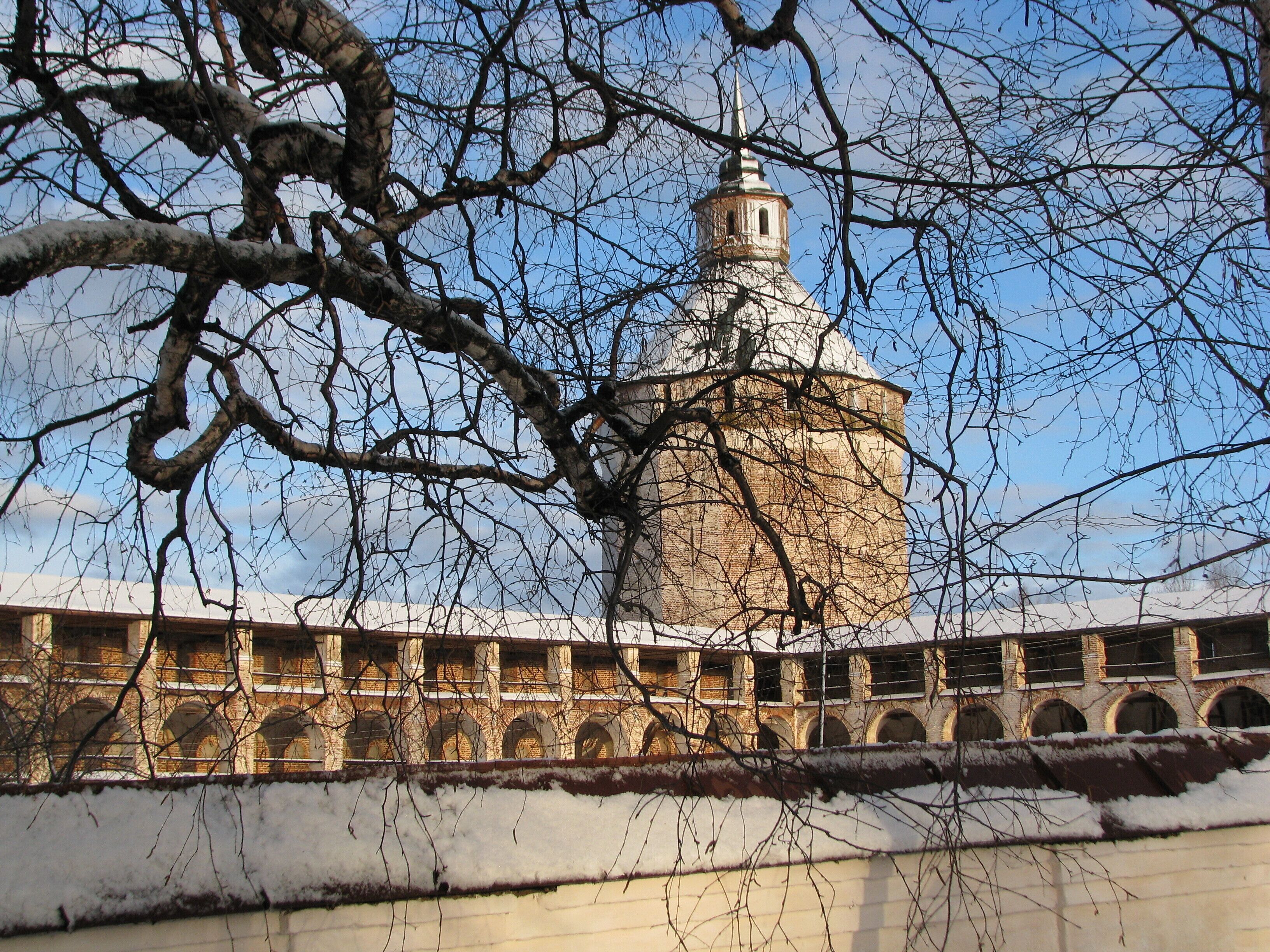 The Kirillo-Belozersky Monastery is a male monastery of the Vologda Diocese of the Russian Orthodox Church, located on the shore of Siverskoye Lake within the city of Kirillov, Vologda Region, which grew out of the settlement at the monastery. In the XV — XVII centuries - one of the largest and richest monasteries in Russia, the center of the spiritual life of the Russian North. Since 1924 - historical, architectural and art museum-reserve.