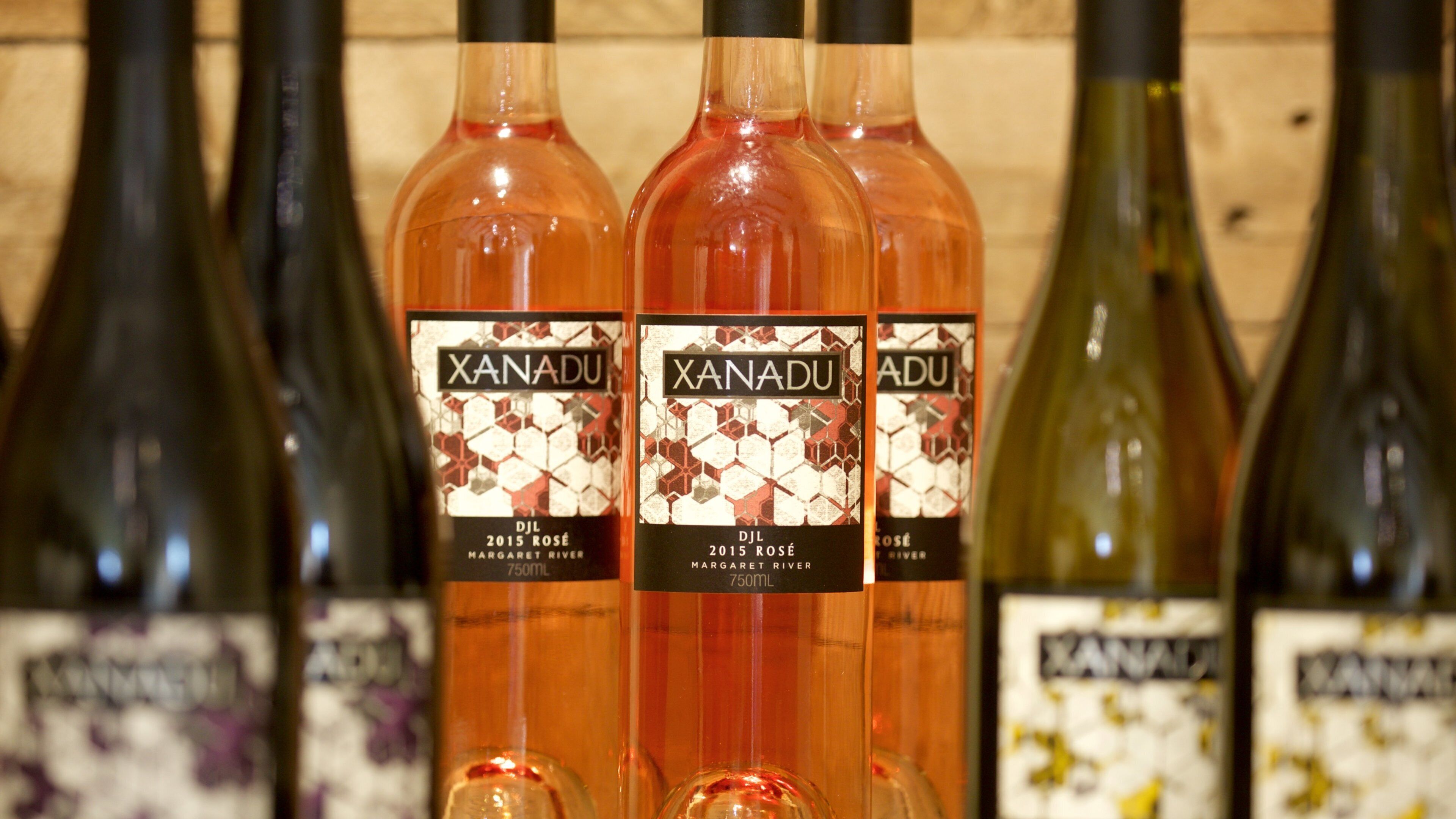 Xanadu Winery showing interior views and drinks or beverages
