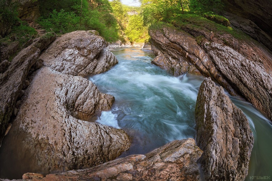 "Mother-bear of Guam Gorge"
Do you see her?