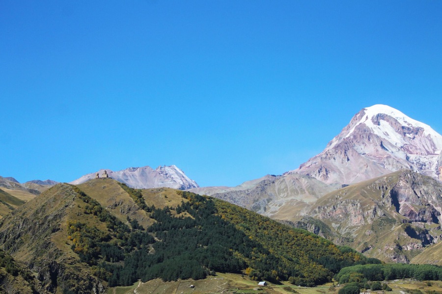 Nearly ever house in Kazbegi has this wonderful view of Mt. Kazbegi and the Gergeti Church. Make always sure to have a balcony