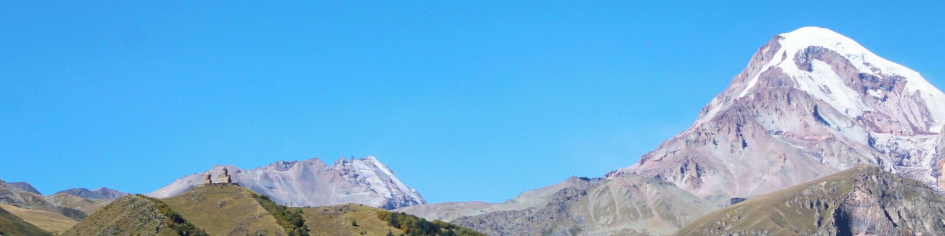 Nearly ever house in Kazbegi has this wonderful view of Mt. Kazbegi and the Gergeti Church. Make always sure to have a balcony