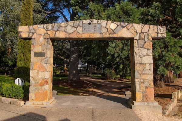 Town Hall Gardens featuring a garden