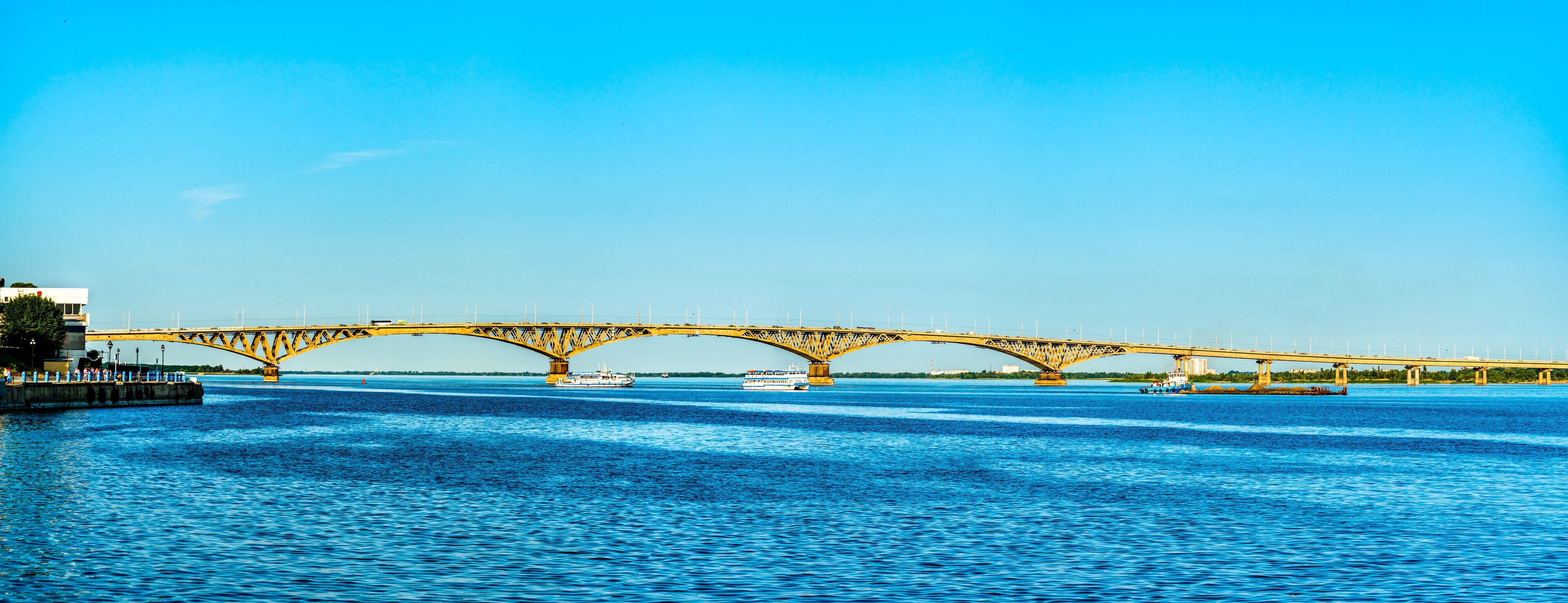 Saratov - Engels bridge across the Volga in Russia