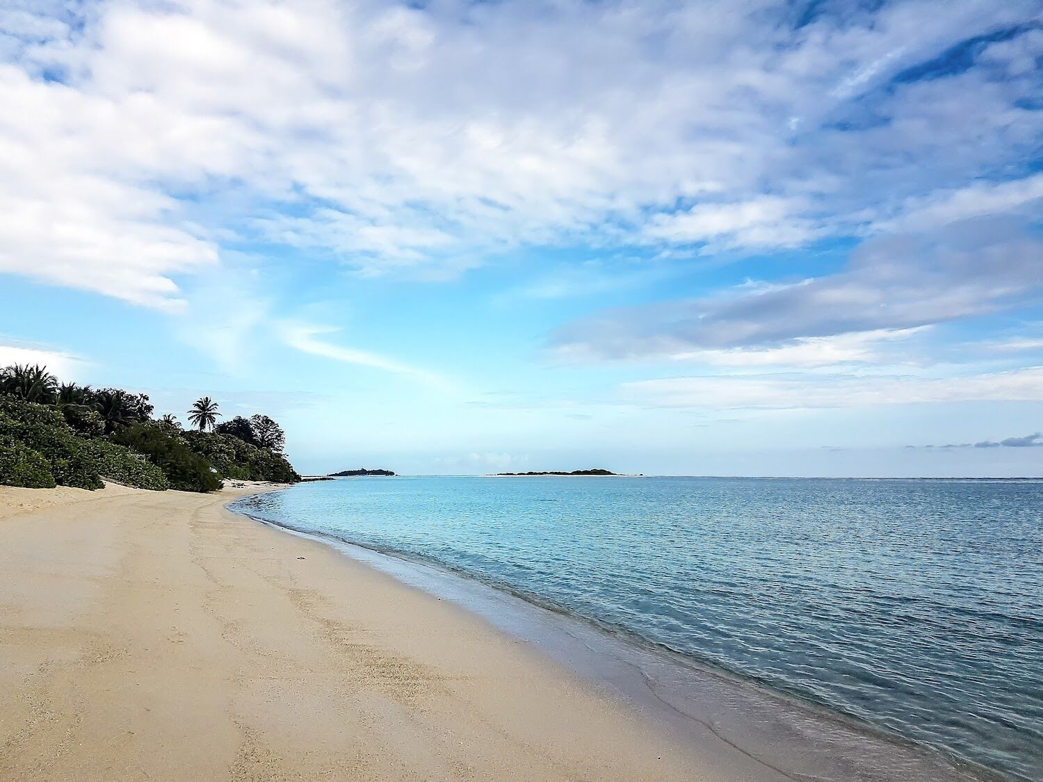 A local island in the Maldives that offers a different experience than the private resort islands. It allows you to experience village life while also having access to gorgeous beaches, turquoise water, snorkeling trips, fishing, swimming with manta rays, island hopping and more.

#maldives #mathiveri #tropicalisland #whitesandbeach
