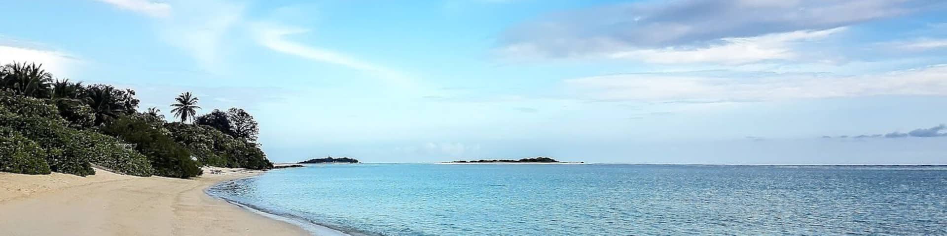 A local island in the Maldives that offers a different experience than the private resort islands. It allows you to experience village life while also having access to gorgeous beaches, turquoise water, snorkeling trips, fishing, swimming with manta rays, island hopping and more.
#maldives #mathiveri #tropicalisland #whitesandbeach