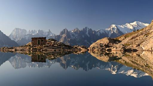 Monte Bianco e Alpi riflesse nel Lago Bianco