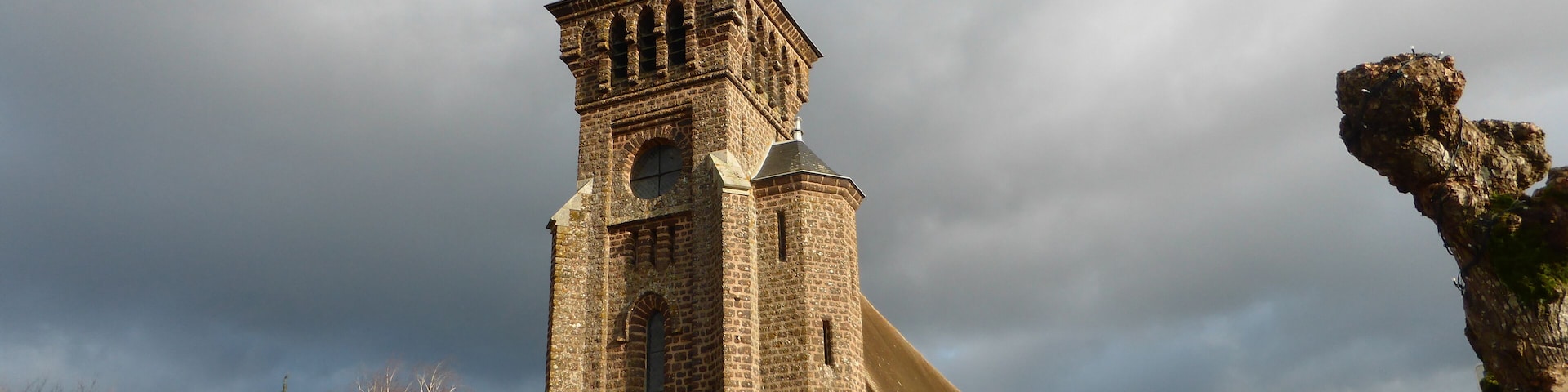 Église Saint-Pierre de Manou en Eure-et-Loir.