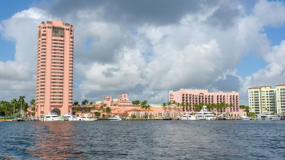 What an awesome property ! or should I say properties... the Resort and Club as well as the Yacht and Beach Clubs make this property a great bang for the buck with a ton to offer. If you plan to stay be aware that a lot o big corp. and private events happen here as well. Call ahead to make sure that areas will not be blocked for events during your stay