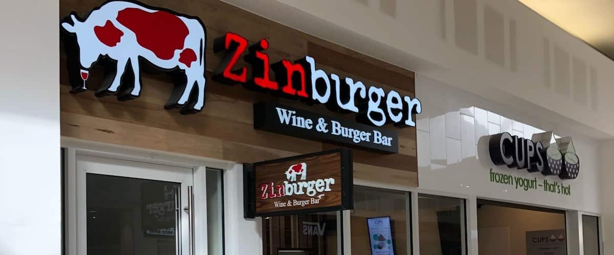 Great Burgers. Relaxing Bar