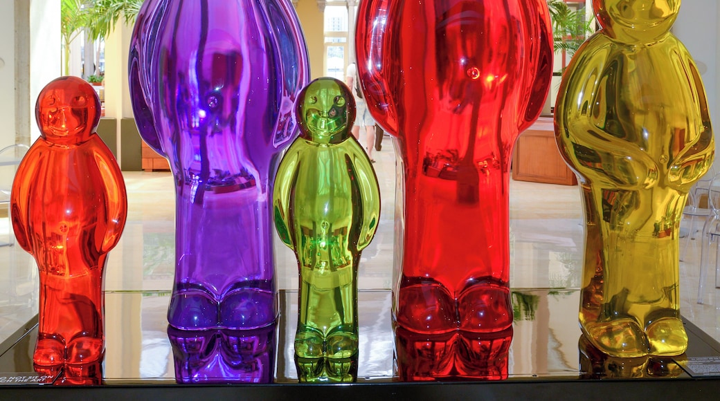 What an awesome property ! or should I say properties... the Resort and Club as well as the Yacht and Beach Clubs make this property a great bang for the buck with a ton to offer. There are lots of very unique art pieces all over the property.