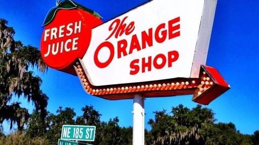 Tasty fresh OJ samples and a cool retro sign!
Route 301 is an American historic north-south highway that gives travelers an alternative #TroverDetour to I-95.
Worth the detour this route is full of historic old Florida "Cracker" re-discoveries.
Address: 18545 U.S. 301, Citra, FL 32113
Phone:(352) 595-3361
Hours: 8:00 am â 5:00 pm
#TroverDetour