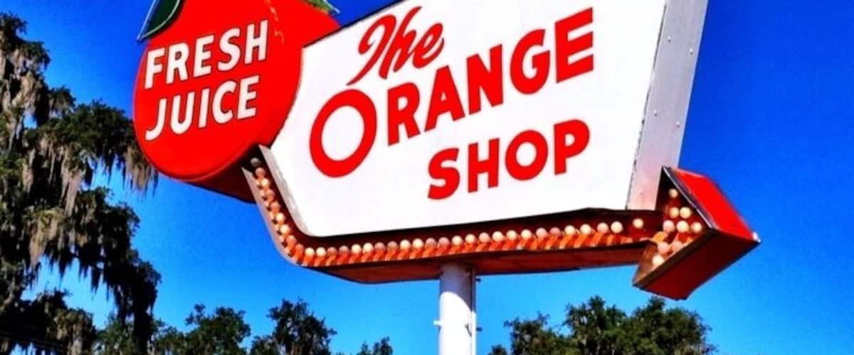 Tasty fresh OJ samples and a cool retro sign!
Route 301 is an American historic north-south highway that gives travelers an alternative #TroverDetour to I-95.
Worth the detour this route is full of historic old Florida "Cracker" re-discoveries.
Address: 18545 U.S. 301, Citra, FL 32113
Phone:(352) 595-3361
Hours: 8:00 am – 5:00 pm
#TroverDetour