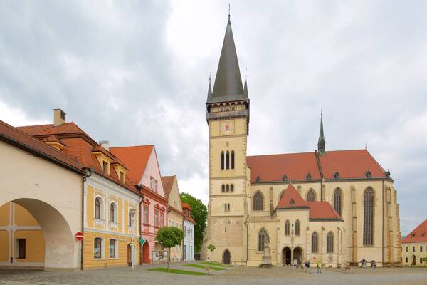 Church of St. Aegidius showing street scenes, a church or cathedral and a square or plaza