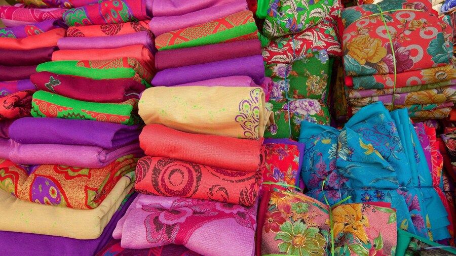 Mercado Katra Jaimal Singh ofreciendo mercados