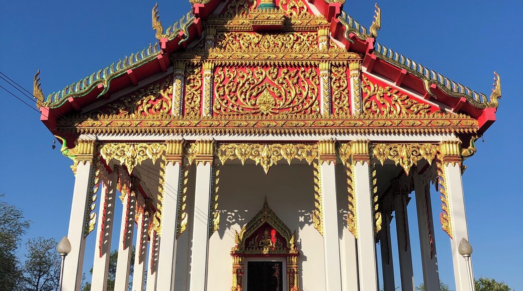 Temple near the jetty at Red Lotus Lake