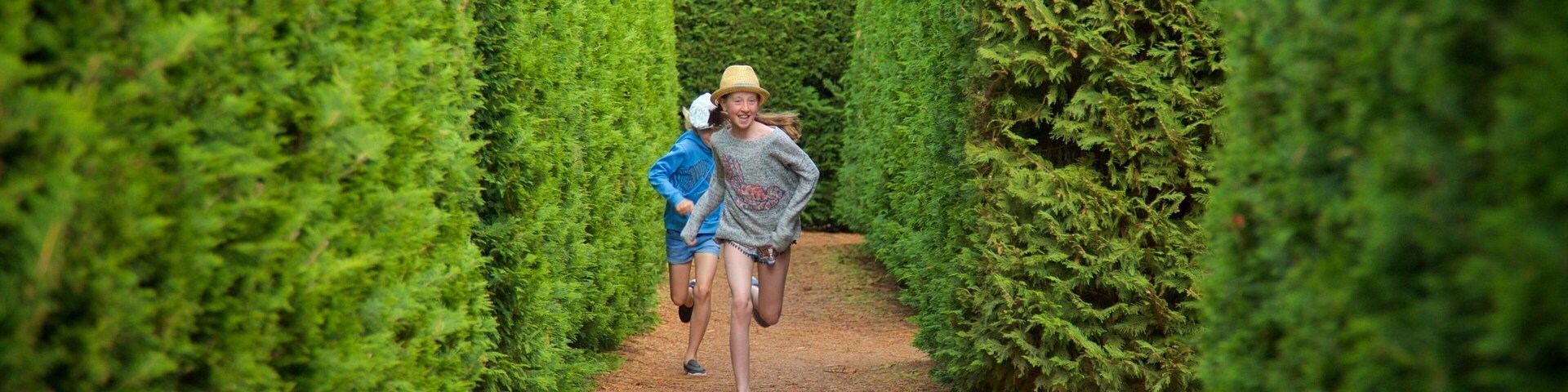 Amaze\'n Margaret River which includes a garden as well as children