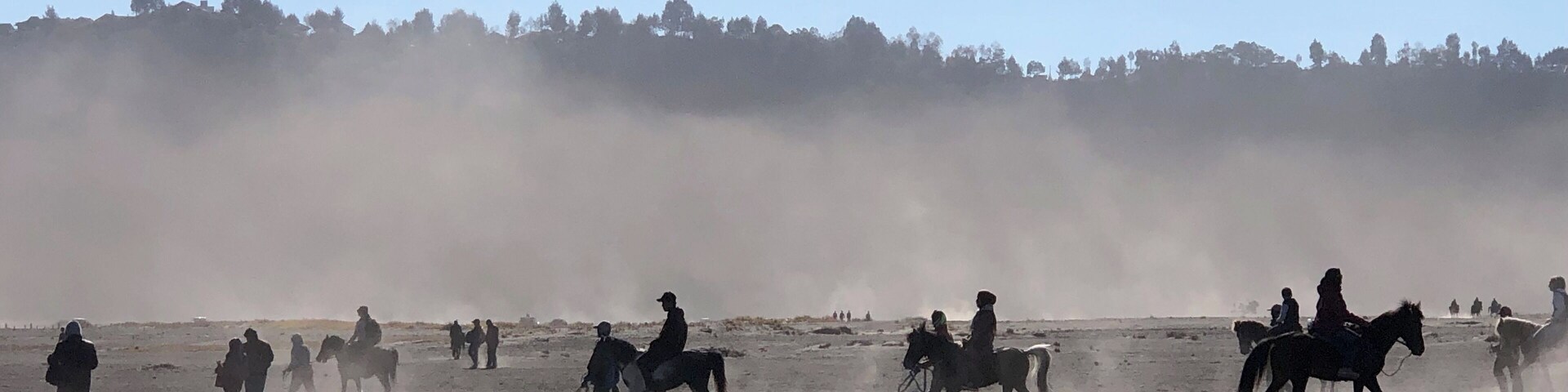 Lots of people offering horseback ride from
Carpark to the temple for 100k rupiah each