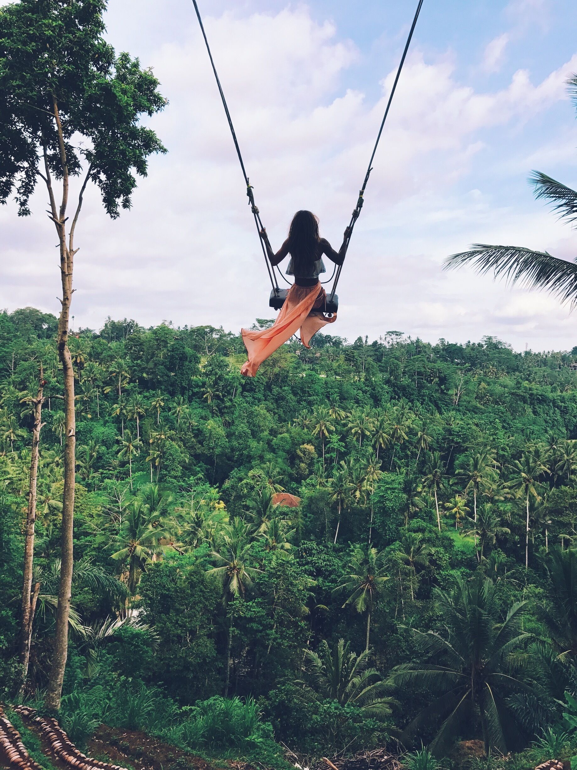Swinging high in the jungle 💚🌴🐒 #jungle #swing #bali #Indonesia #travel #nature #beautiful #view #green