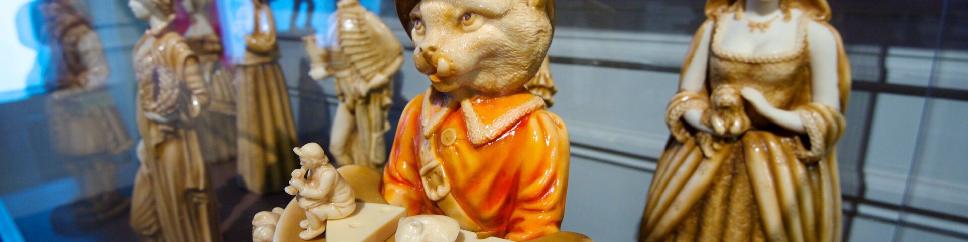 Choco-Story Museum featuring a statue or sculpture
