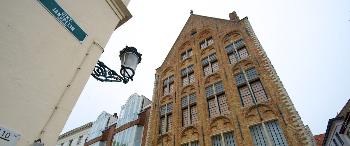 Musée Choco-Story qui includes ville, cbd et patrimoine architectural