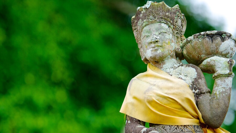 Mayura Park featuring outdoor art and a statue or sculpture