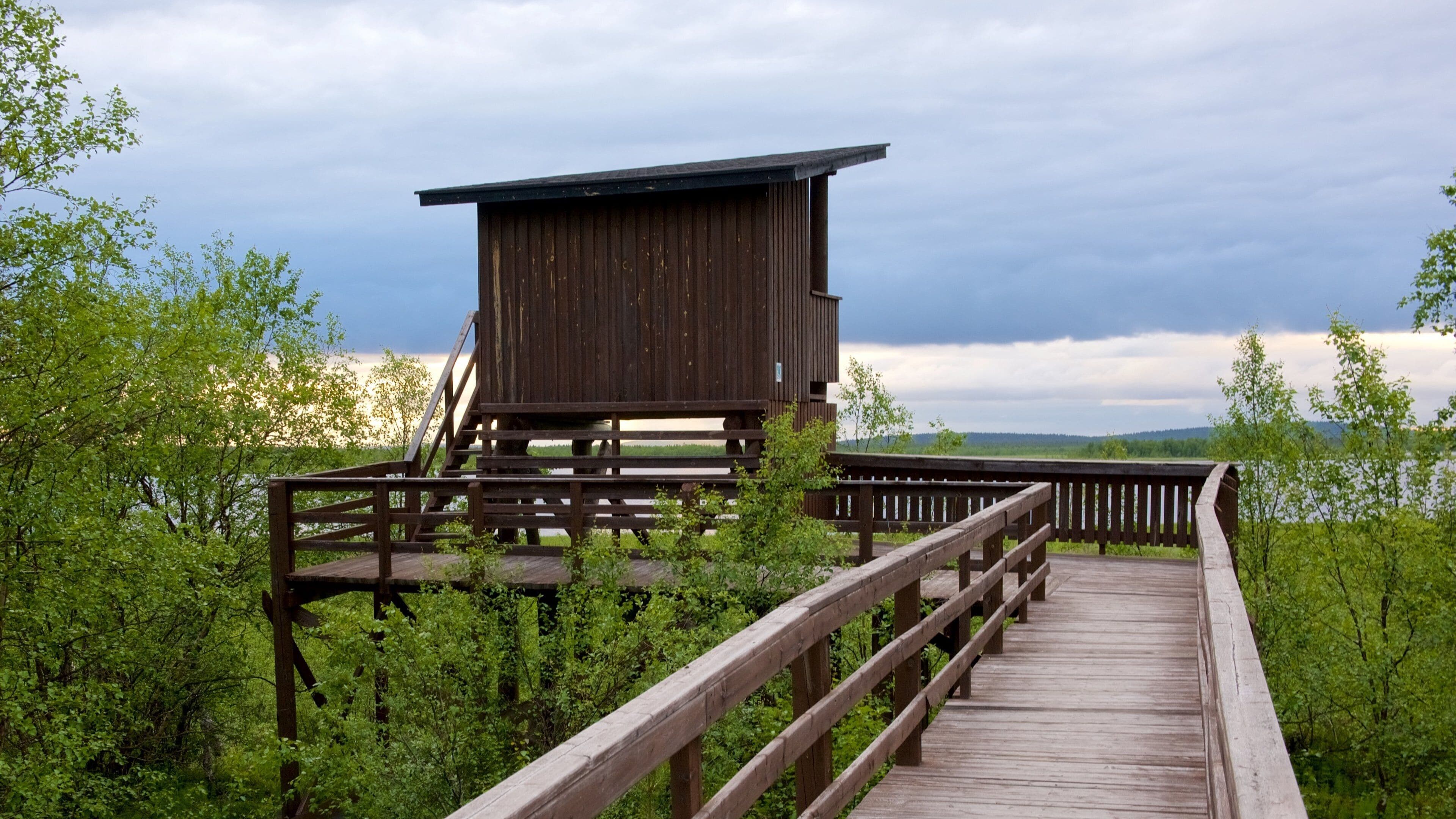 หอดูนก Sotkajarven เนื้อเรื่องที่ ทิวทัศน์ที่เงียบสงบ, ทิวทัศน์ และ พื้นที่ชุ่มน้ำ