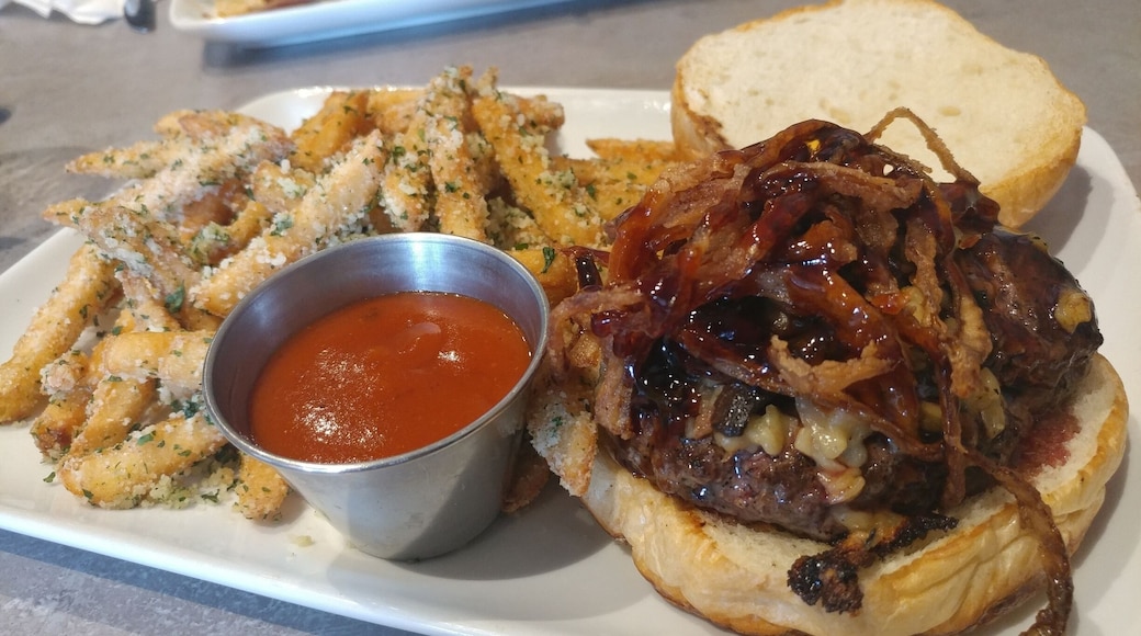 2018 burger no.6
The mushroom, soy & rosemary burger from Herb'n Cafe in Pickerington - Ohio Beef, Rosemary Infused Mushrooms, Sweet Soy Reduction, Smoked Gouda.