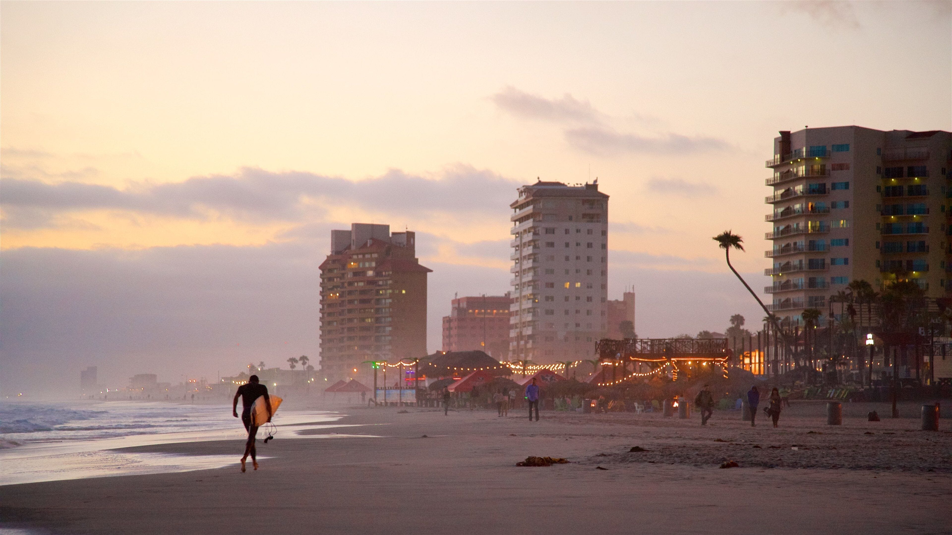 Rosarito เนื้อเรื่องที่ ชายหาด, ชายฝั่งทะเล และ พระอาทิตย์ตก