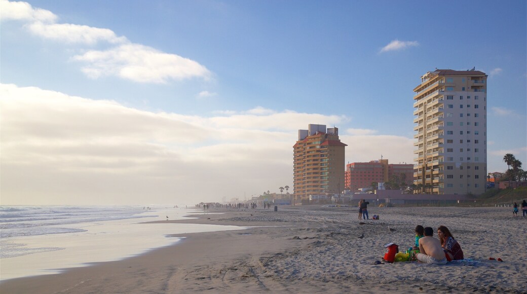 Playas de Rosarito ofreciendo una playa y vistas de una costa