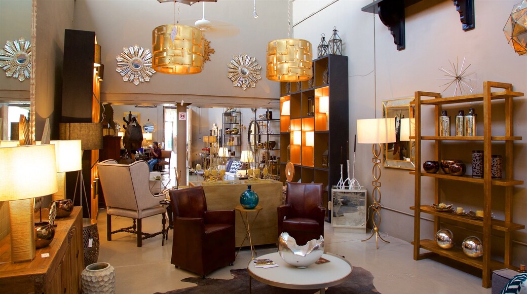 Fabrica La Aurora which includes interior views