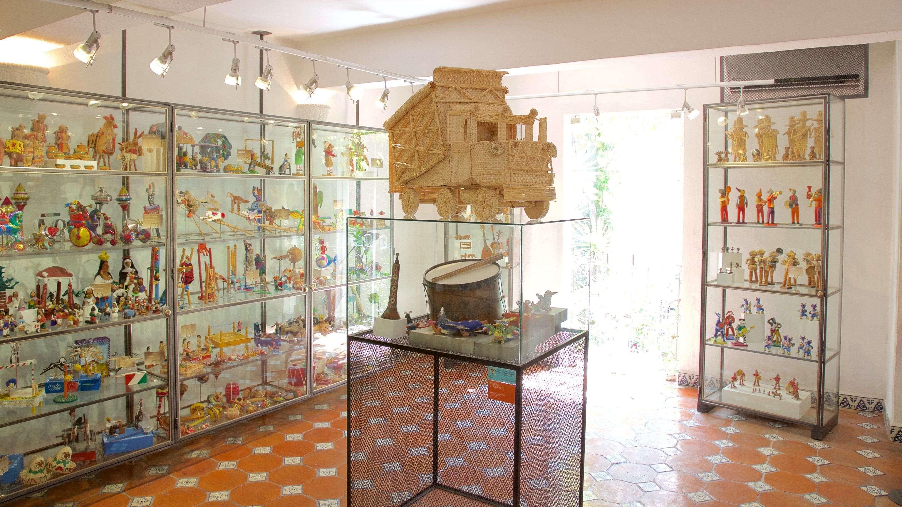 La Esquina Museo del Juguete Popular Mexicano que inclui vistas internas