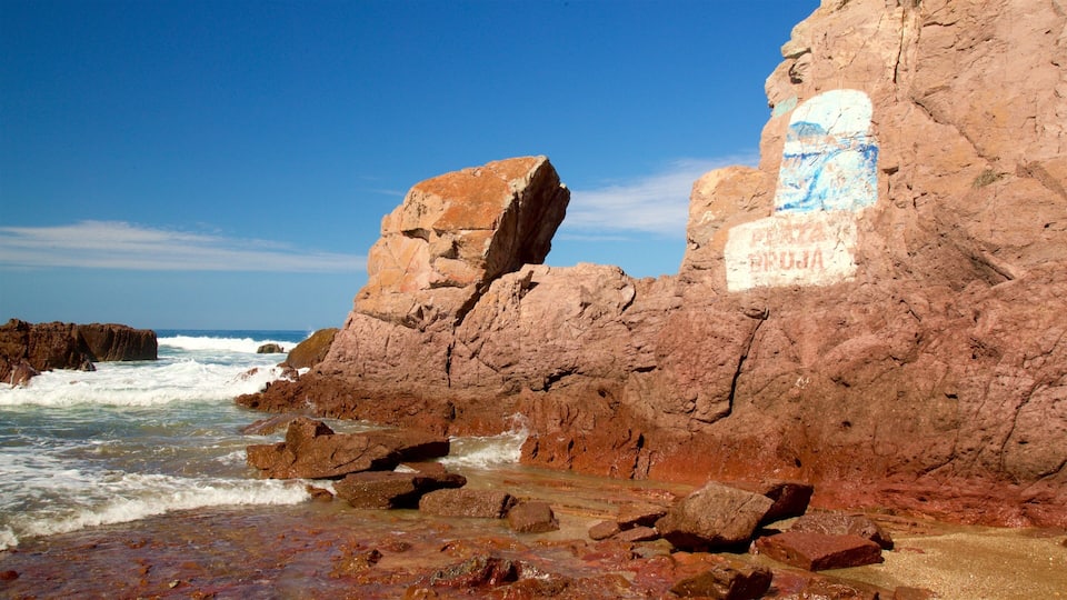 Mazatlan featuring rocky coastline