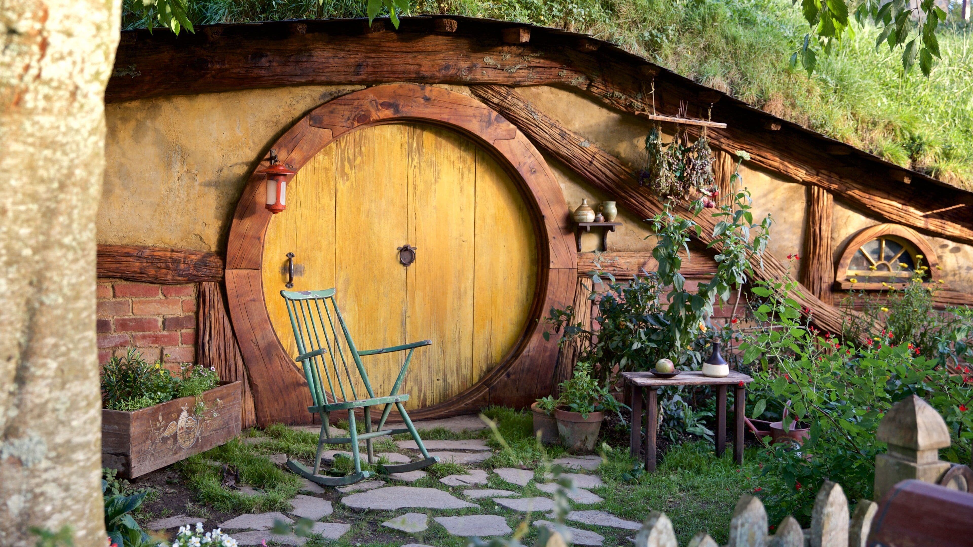 Hobbiton Movie Set featuring a garden