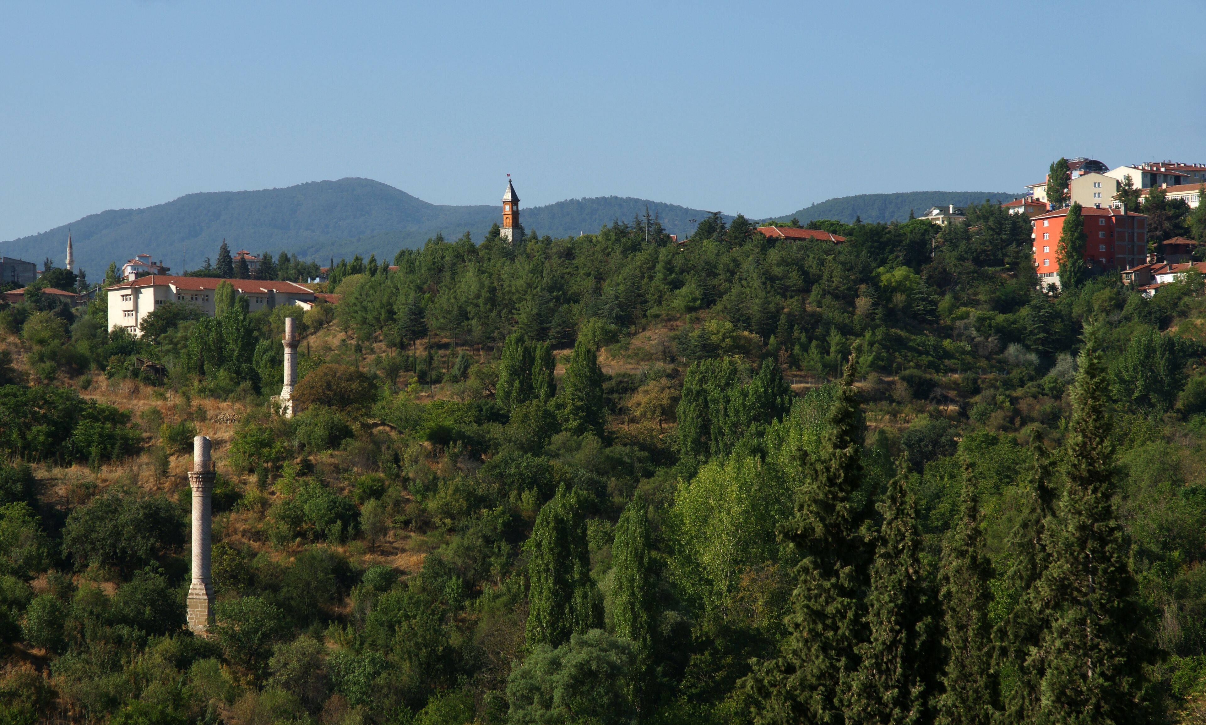 Bilecik is an old Ottoman city. It has historical mosques, houses and tombs.