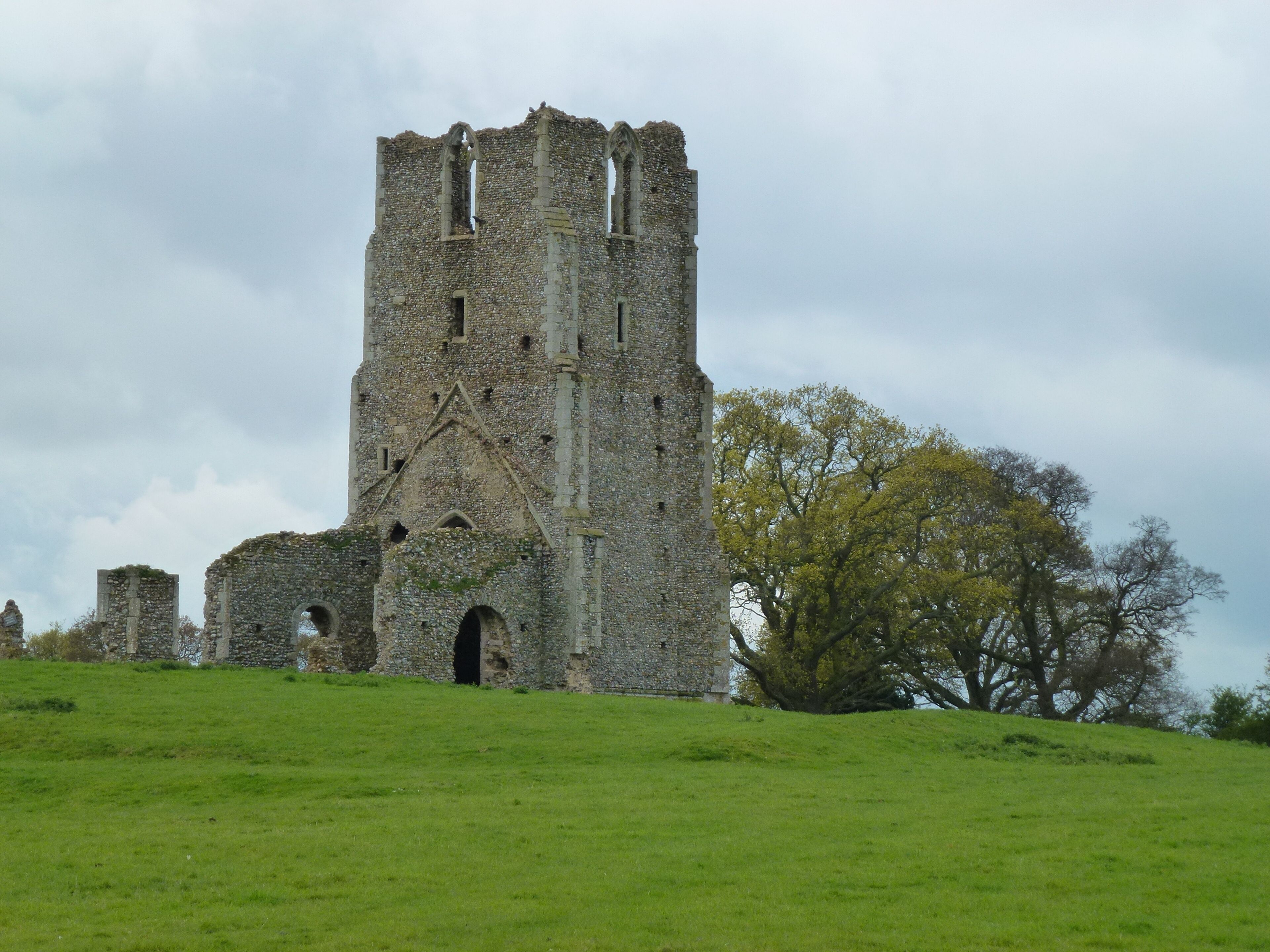 Ruined church near Little Walsingham
