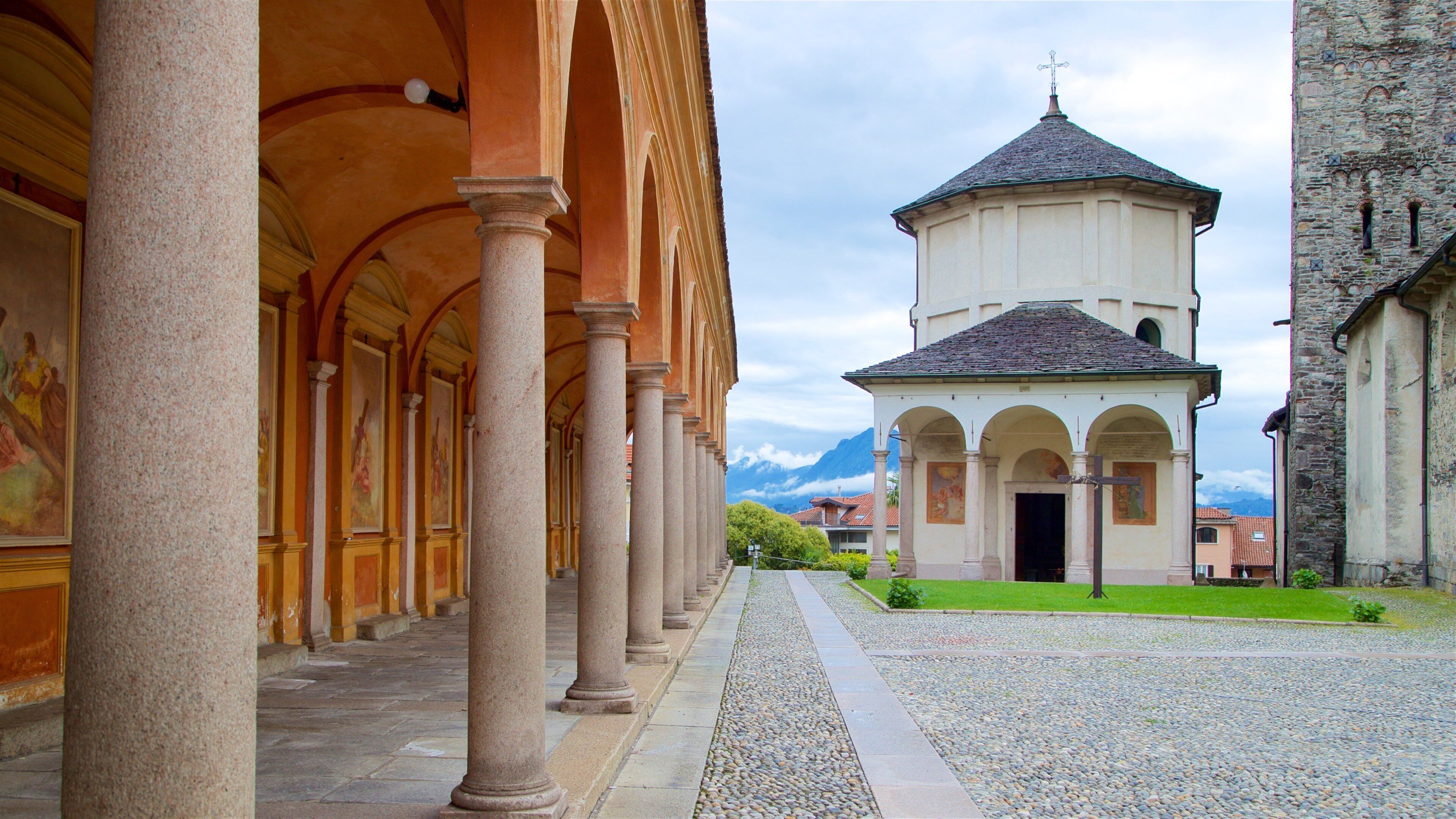 Église de Saint-Gervais et Saint-Protais montrant patrimoine historique