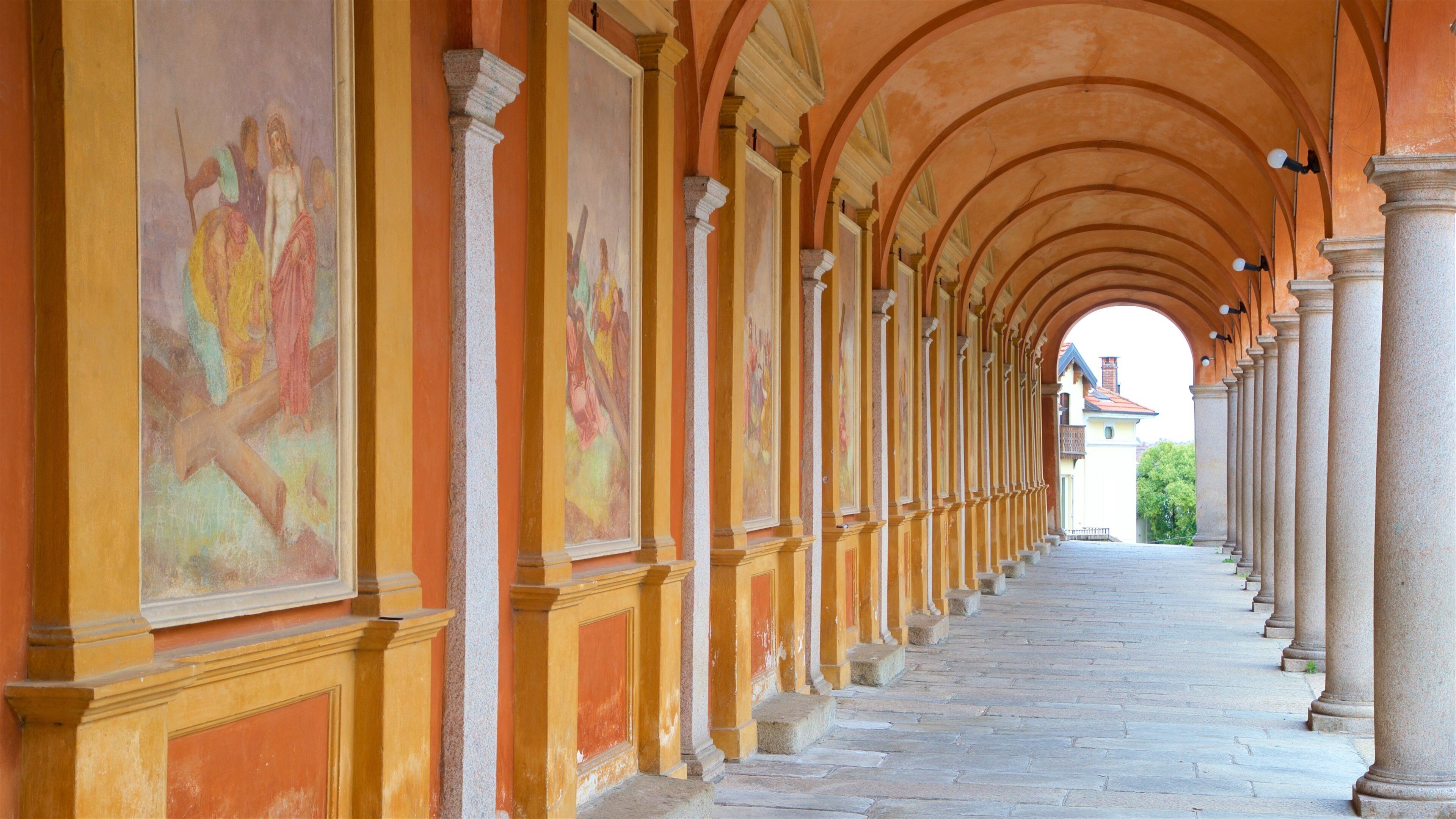 Église de Saint-Gervais et Saint-Protais mettant en vedette patrimoine historique et art