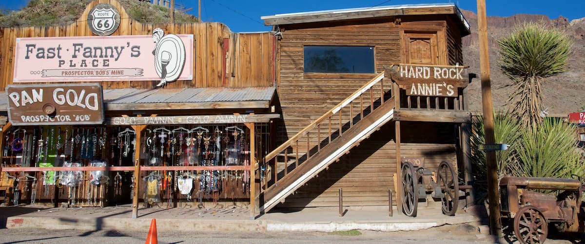 Oatman featuring street scenes