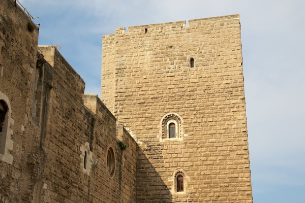 Castello normanno-svevo welches beinhaltet historische Architektur und Palast oder Schloss