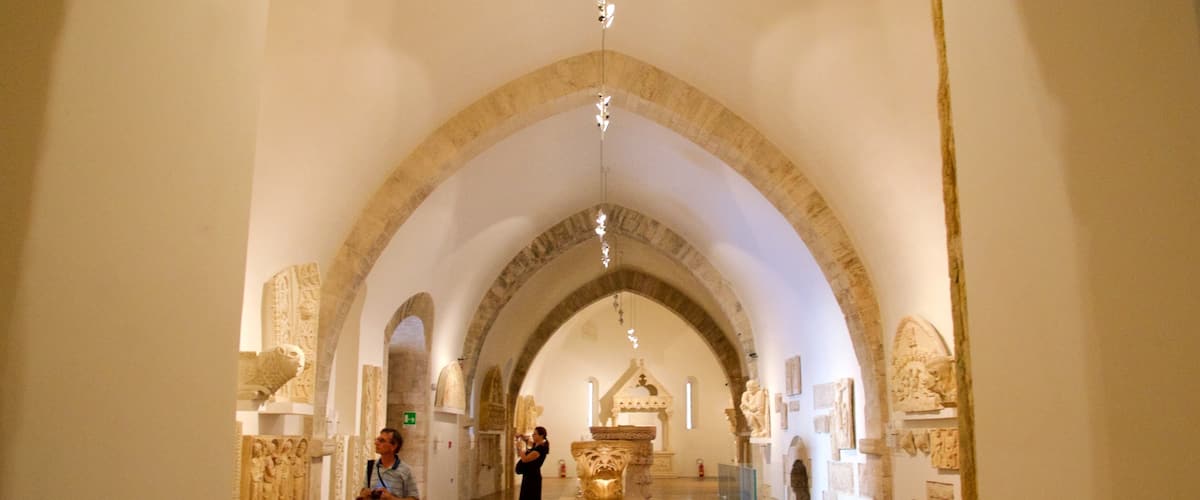 Bari Hotel Guide