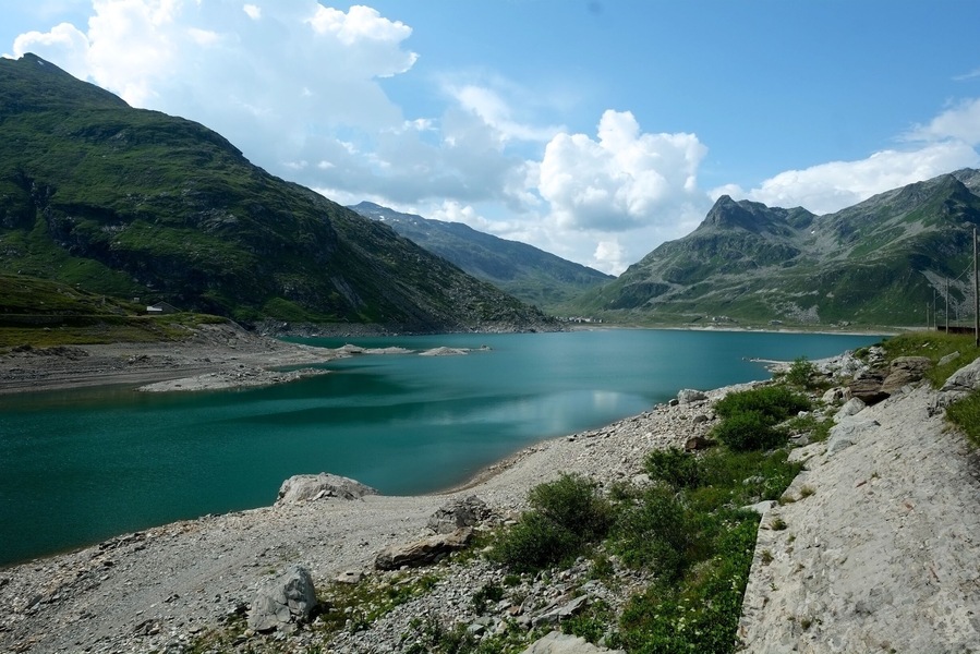 Albulasee is a lake and is nearby to Crap Alv, Alp Alesch and Bever. Albulasee is also close to Albulapass, Piz Mez and Piz Valletta.