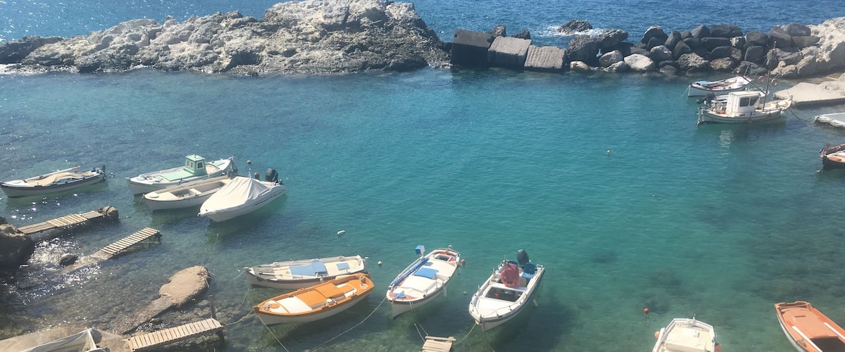 Small port of fishermen
#greece
#milos