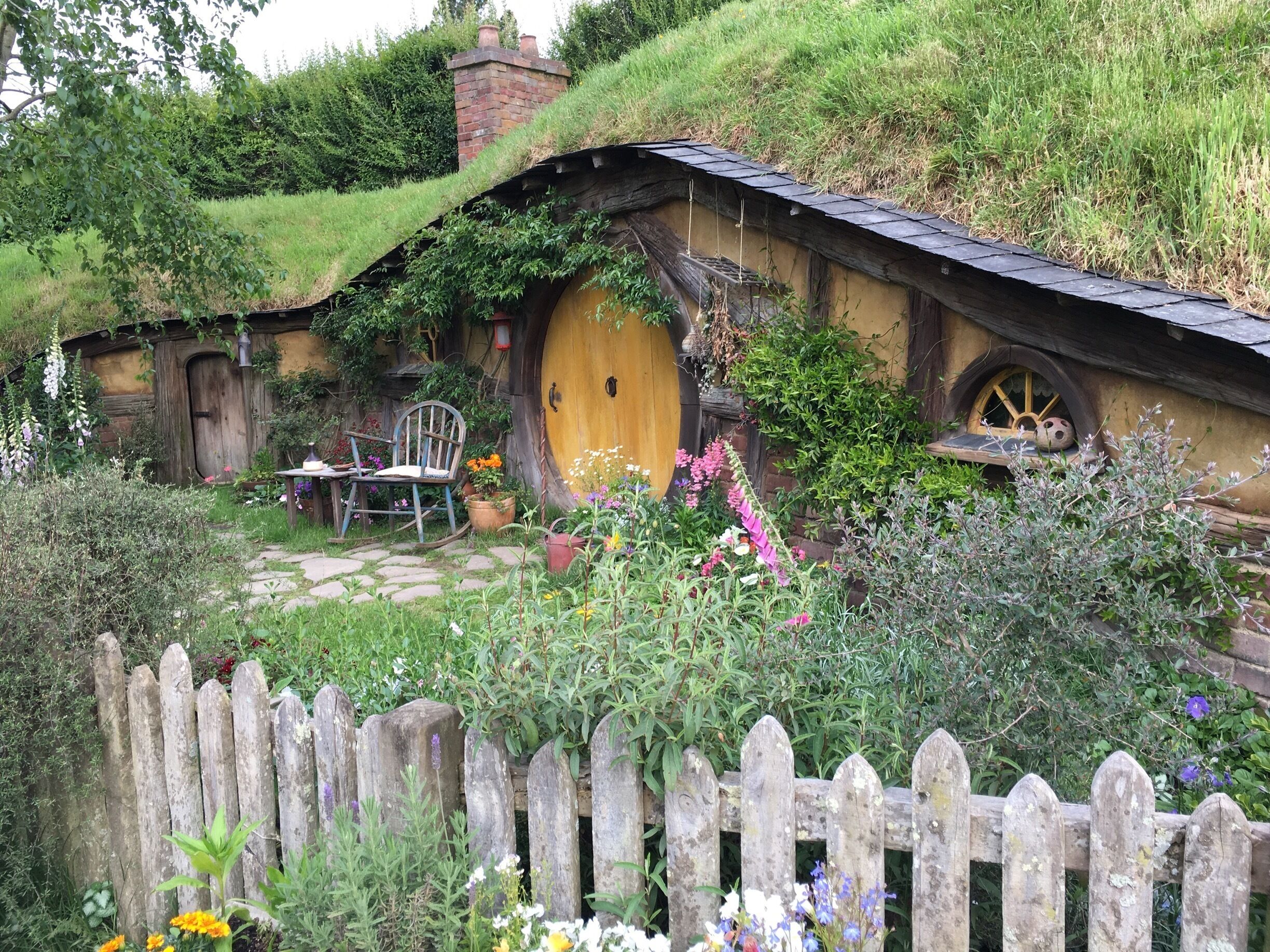 Beautiful gardens throughout Hobbiton
#green 